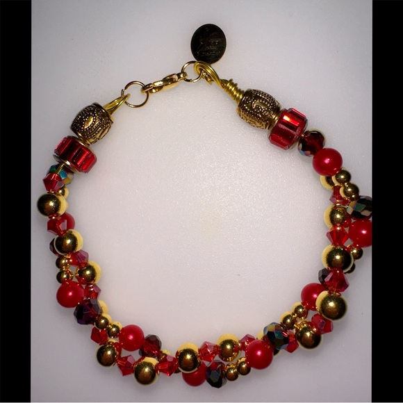 Shades of Red Twisted Beaded Bracelet - Picture 4 of 6